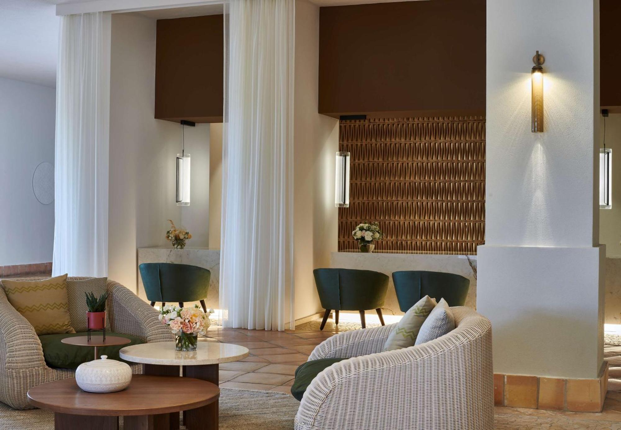 Conrad Laguna Sardinia 5*