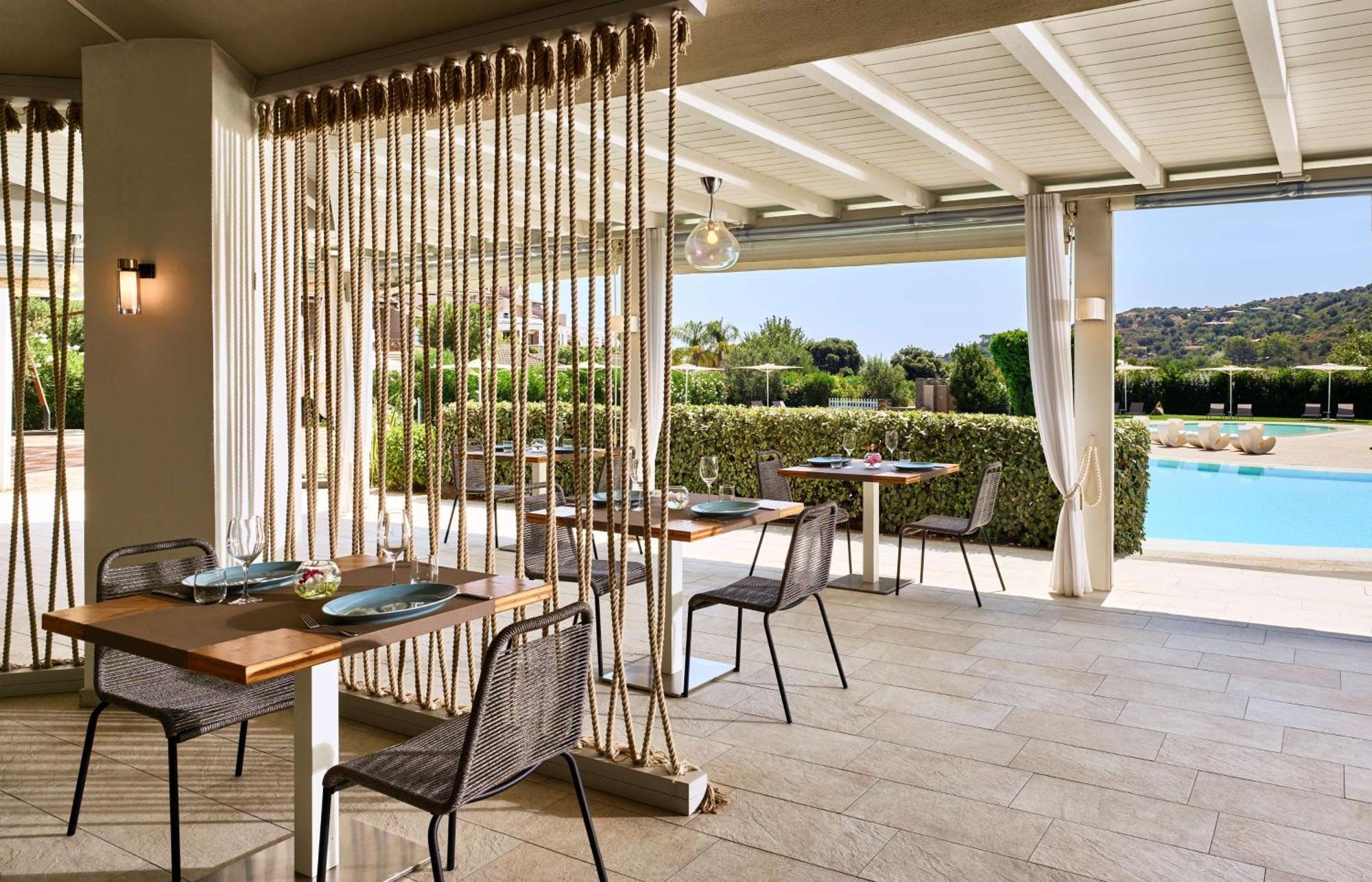 Conrad Laguna Sardinia 5* Chia